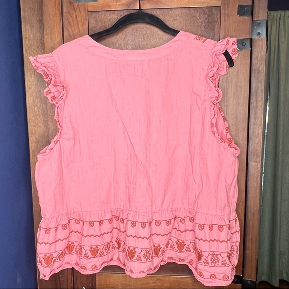 LOFT Floral Embroidered Henley Peplum Shell Top Strawberry Slush Cottagecore L - Picture 3 of 5